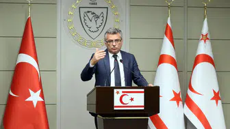 Tufan Erhürman etkinlikte rahatsızlanarak hastaneye kaldırıldı