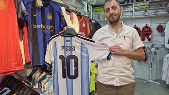 Eskişehirli taraftarlar milli formayı bıraktı Messi’ye yöneldi