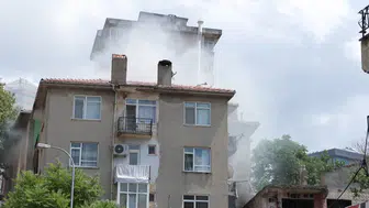 Kadıköy'de apartman yangını paniği