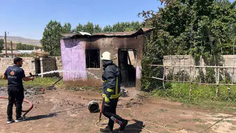 Tuşba'da korkutan yangın büyümeden söndürüldü
