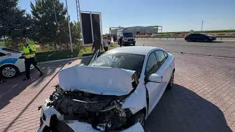 Aksaray yolunda feci kaza aynı aileden 5 kişi yaralandı