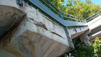 Zonguldak’ta üst geçit çürüyor Vatandaşlar korku içinde geçiyor