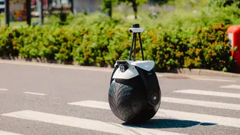Güvenlikte yeni dönem Tek tekerlekli otonom robotlar geliyor