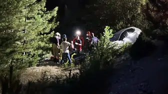 Kütahya yolunda motosiklet ve otomobil şarampole uçtu