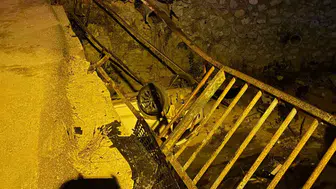 Kozan'da gece yarısı kaza Araç dere yatağına uçtu
