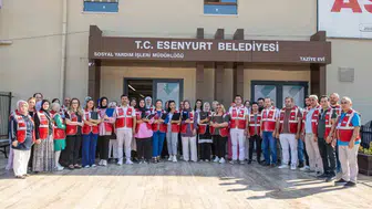 Esenyurt Belediyesi kapı kapı dolaşarak sosyal destek sağlıyor
