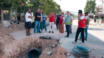 Menteşe’de mahallelerin çehresi ortak mesai ile yenileniyor