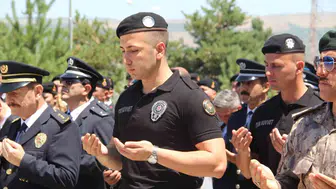 Bingöl protokolü 15 Temmuz şehitlerini kabirleri başında andı