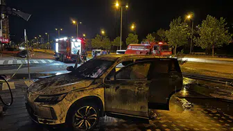 Kayseri'de şarj olan elektrikli otomobil alev topuna döndü