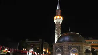 İzmir 15 Temmuz için Konak Meydanı’nda buluştu