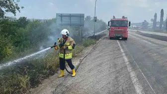 Hatay Erzin’de çıkan otluk yangını korkuttu