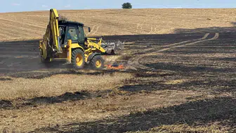 Tekirdağ Muratlı'da korkutan anız yangını ucuz atlatıldı