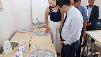 Arsuz’da unutulmaya yüz tutan çini sanatı yeniden canlanıyor
