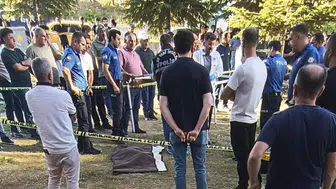 Hakkari’de ambulansın geri manevrası faciayla bitti