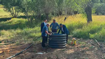 Demirözü Kaymakamı Ahat köylülerin kapısını çaldı