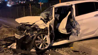 Sancaktepe'de gece yarısı zincirleme kaza 5 yaralı