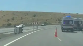 Afyonkarahisar yolunda direksiyon hakimiyetini kaybeden sürücü kaza yaptı