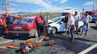 Pamukova yolunda feci kaza 1’i bebek 7 kişi yaralı