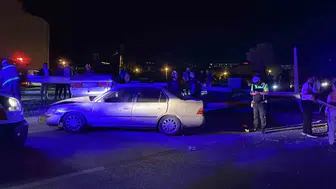 Sivas’ta gece vakti kaza İki otomobil çarpıştı beş kişi yaralandı