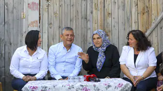 Özgür Özel'den seçim vaadi Ev hanımlarına sigorta ve maaş güvencesi
