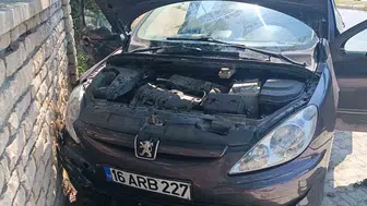 Edremit yolunda kaza sürücü hastaneye kaldırıldı