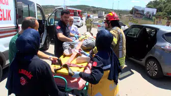 Pendik Şile Yolu üzerinde dikkatsizlik iki otomobili birbirine çarptırdı
