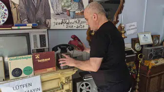 Eskişehirli antika tutkunu çocukluk hayallerini koleksiyona sığdırdı
