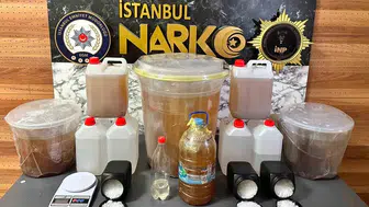 İstanbul sokaklarında gece yarısı narkotik operasyonu