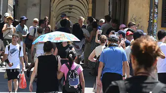 Kabus gibi tablo: Bir yanda kavurucu sıcaklar, diğer yanda fırtına ve yangınlar