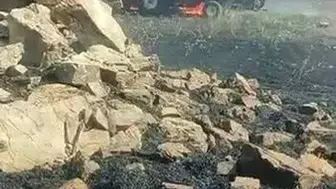 Lice'de hasat sırasında biçerdöver yanarak kül oldu