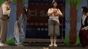 Maltepeli çocuklar gezici tiyatro ile eğlenceye doydu
