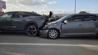 Elmadağ yolunda zincirleme kaza 5 yaralı