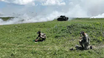 Kars’ta Mehmetçik zorlu arazi şartlarında sınır güvenliğini test etti