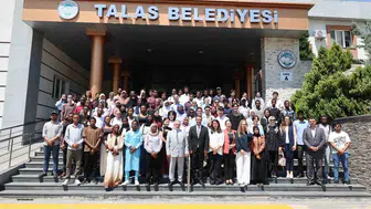 Talas Belediye Başkanı yabancı öğrencilerle bir araya geldi