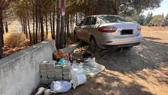 Arsuz’da direksiyon hakimiyetini kaybeden sürücü ağaca çarptı