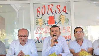 Üzüm üreticisinin derdini dinledi Taban fiyat olmazsa olmaz