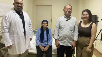 8 ay boyunca karnında kafatası kemiğiyle yaşadı