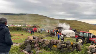Ardahan'da bir köyde alevler dakikalar içinde her şeyi yuttu
