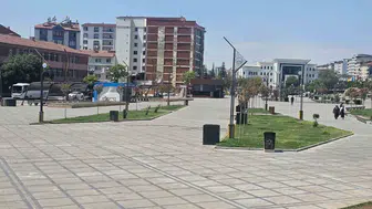 Elazığ’da kavurucu sıcaklar hayatı durma noktasına getirdi