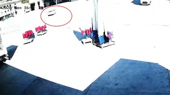 Amasya'da korku dolu anlar: Kontrolden çıkan otomobili durdurmak için canlarını hiçe saydılar
