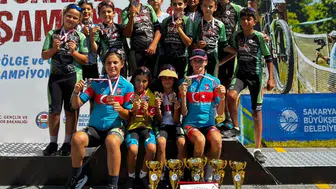 Sakarya'da pedal çevirdiler, Akhisar'a 3 şampiyonlukla döndüler
