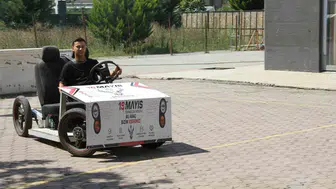 Çarşamba'da hurda malzemelerden elektrikli araç Öğrencilerden geri dönüşüm hamlesi