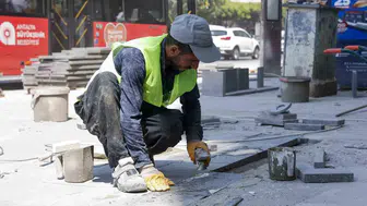 Antalya merkezdeki üç ana bulvar baştan aşağı yenileniyor