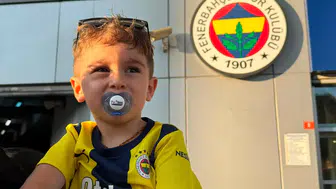 Forması yüzünden zor anlar yaşayan küçük taraftar Kadıköy’de ağırlandı