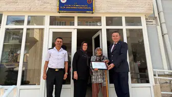 Simitçi çiftten jandarmaya anlamlı ev bağışı