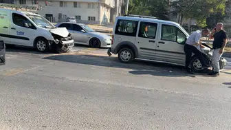 Eskişehir çevreyolunda zincirleme kaza 2 kişi yaralandı