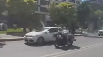 Eskişehir trafiğinde akılalmaz motosiklet yolculuğu