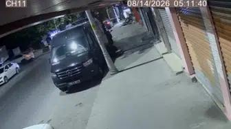 Sultangazi'de anahtarı kontakta unutulan otomobili saniyeler içinde çaldılar