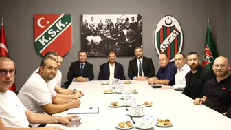 İzmir'de Karşıyaka'ya ziyaret Tugay'dan tesis ve stadyum mesajı