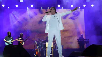 Çelik'in Kahramanmaraş konserinde dondurma sürprizi
